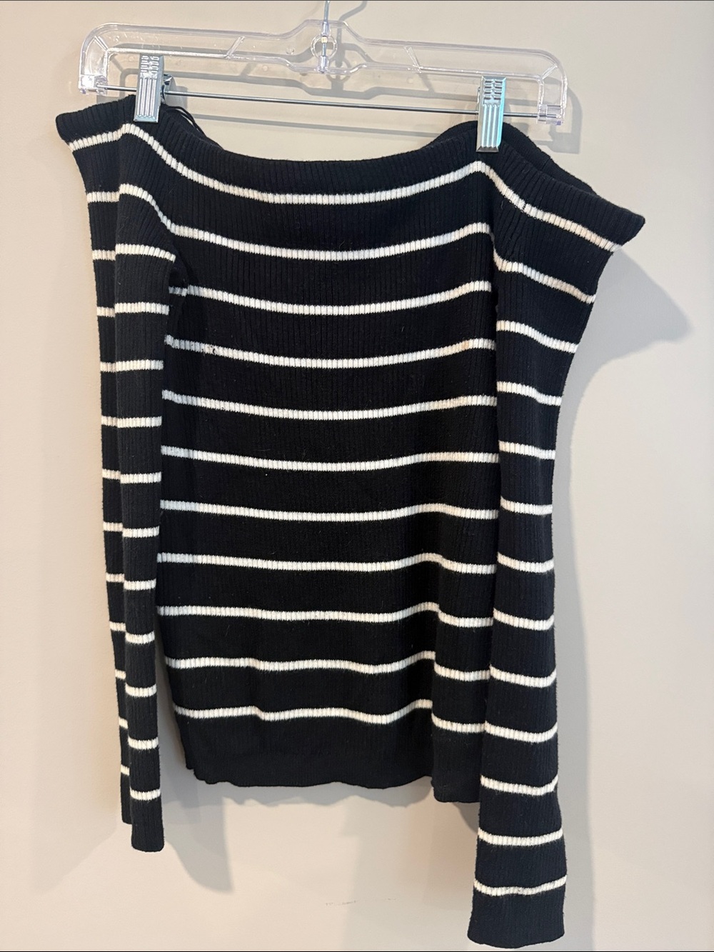 American Eagle Black & White Striped Women’s Off-Shoulder Sweater